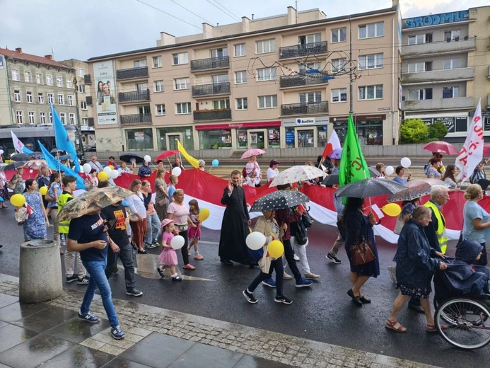 Ulicami Gorzowa Wlkp. przeszedł Marsz dla Życia i Rodziny