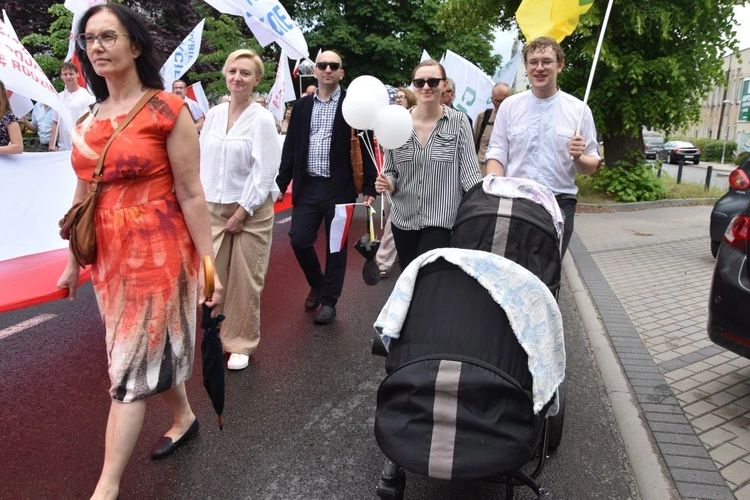 Ulicami Gorzowa Wlkp. przeszedł Marsz dla Życia i Rodziny