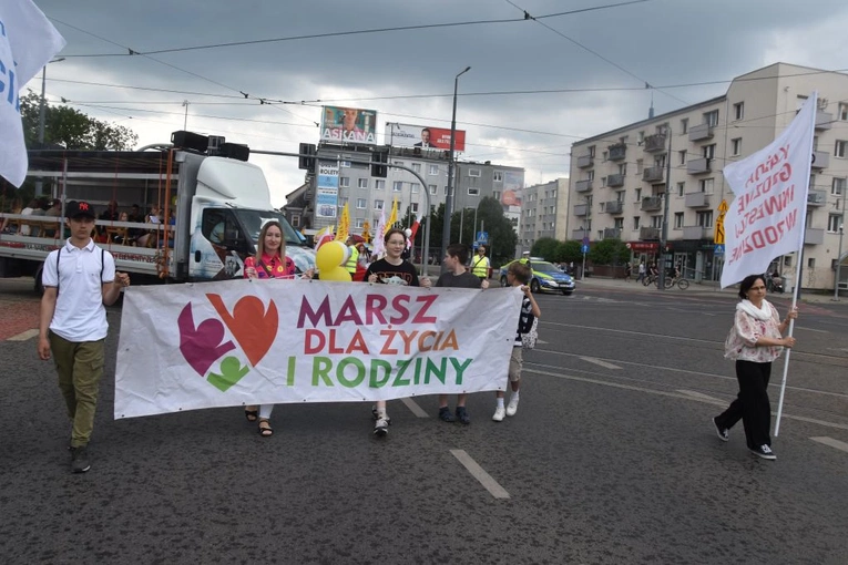 Ulicami Gorzowa Wlkp. przeszedł Marsz dla Życia i Rodziny