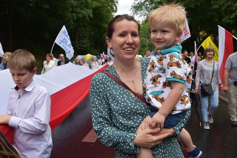 Ulicami Gorzowa Wlkp. przeszedł Marsz dla Życia i Rodziny