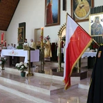 Nowy Dwór Mazowiecki. Poświęcenie witraża i wprowadzenie relikwii błogosławionej rodziny Ulmów