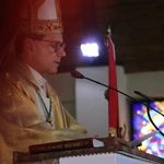 Nowy Dwór Mazowiecki. Poświęcenie witraża i wprowadzenie relikwii błogosławionej rodziny Ulmów