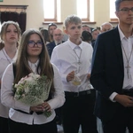 Nowy Dwór Mazowiecki. Poświęcenie witraża i wprowadzenie relikwii błogosławionej rodziny Ulmów