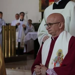 Nowy Dwór Mazowiecki. Poświęcenie witraża i wprowadzenie relikwii błogosławionej rodziny Ulmów
