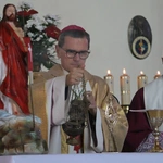 Nowy Dwór Mazowiecki. Poświęcenie witraża i wprowadzenie relikwii błogosławionej rodziny Ulmów