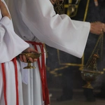 Nowy Dwór Mazowiecki. Poświęcenie witraża i wprowadzenie relikwii błogosławionej rodziny Ulmów