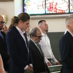 Nowy Dwór Mazowiecki. Poświęcenie witraża i wprowadzenie relikwii błogosławionej rodziny Ulmów