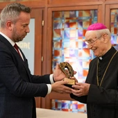 Abp Nossol uhonorowany nagrodą "Gratias agimus"