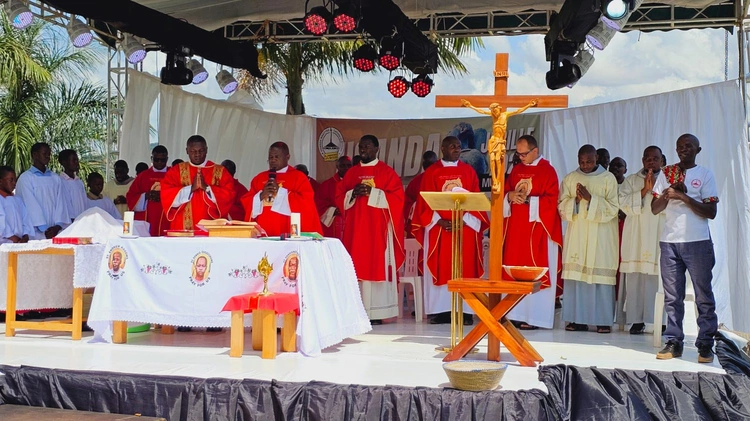 Mimo próby zamachu bombowego, ruszyły uroczystości w sanktuarium męczenników Afryki