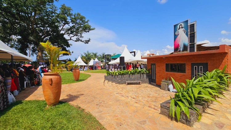 Mimo próby zamachu bombowego, ruszyły uroczystości w sanktuarium męczenników Afryki