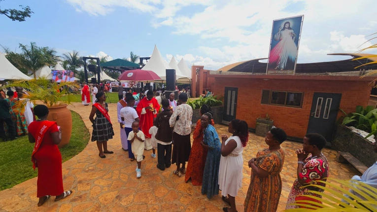 Mimo próby zamachu bombowego, ruszyły uroczystości w sanktuarium męczenników Afryki