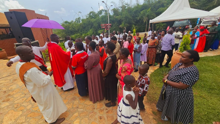 Mimo próby zamachu bombowego, ruszyły uroczystości w sanktuarium męczenników Afryki