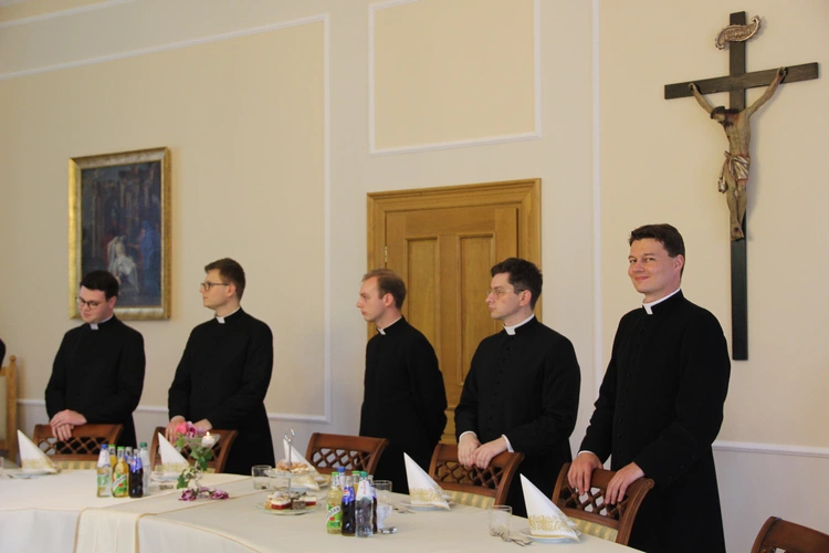 Posłanie księży neoprezbiterów na ich pierwsze parafie