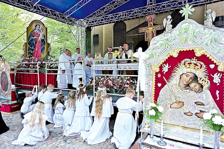 Na liturgii od ponad trzech wieków ważne są wizerunki  Matki Bożej.