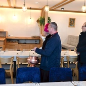 Ludźmierska restauracja  może być miejscem rodzinnych spotkań,  ale czy wszyscy goście zaakceptują  brak procentów?