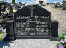 Nagrobek rodziców kardynała na cmentarzu parafialnym w Radlinie.