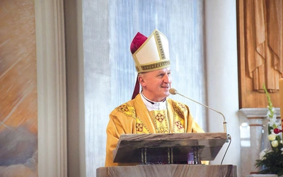 Mszy św. przewodniczył biskup M. Solarczyk.