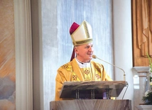 Mszy św. przewodniczył biskup M. Solarczyk.