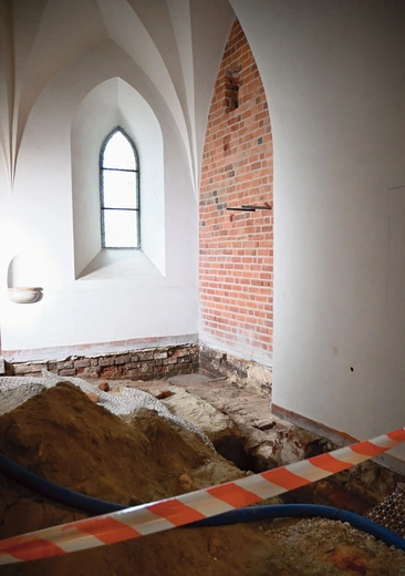 Ostatnio prace badawcze prowadzone  były w kruchcie przy głównym wejściu  do świątyni.