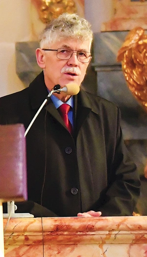 Dr M. Guzewicz, mąż i ojciec trójki dzieci, doktor habilitowany teologii biblijnej i pastoralnej, konsultor Rady ds. Rodziny Konferencji Episkopatu Polski, autor licznych publikacji i rekolekcjonista. Organizatorem Tygodnia Rodziny i Marszu dla Życia jest zespół osób duchownych i świeckich ze wschowskich parafii.