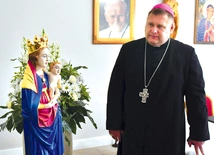 Odnaleziony zabytek zaprezentowano 26 maja w sali papieskiej  przy katedralnej plebanii. Zanim na nowo znajdzie się w katedrze planowane są badania  oraz konserwacja. Wcześniej  dla figury musi też powstać karta zabytku. Madonna z Dzieciątkiem będzie najstarszym dziełem w XIII-wiecznej katedrze.  Grupa pasyjna z belki tęczowej pochodzi z końca XV wieku.
