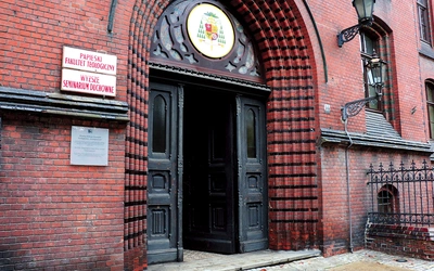 W gmachu na Ostrowie Tumskim będą mieszkać tylko klerycy z archidiecezji wrocławskiej.