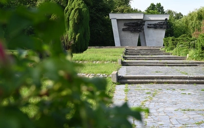 Pomnik Martyrologii Jeńców Wojennych