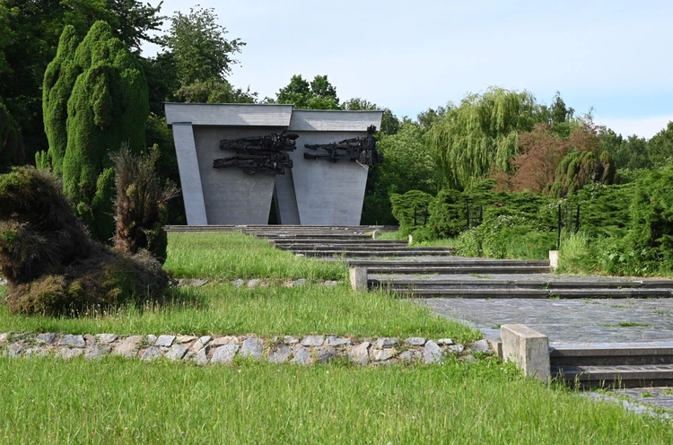 Pomnik Martyrologii Jeńców Wojennych