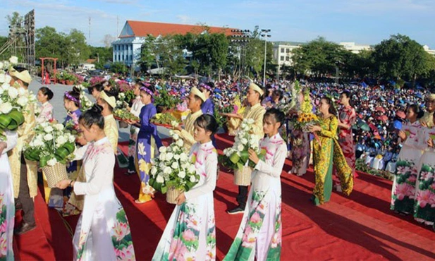 Wierni Maryi – Wietnam pielgrzymuje do Tra Kieu