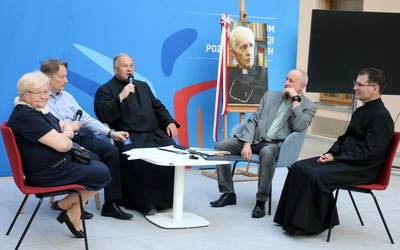 Ojca Huberta Czumę wspominano w Kamienicy Deskurów.