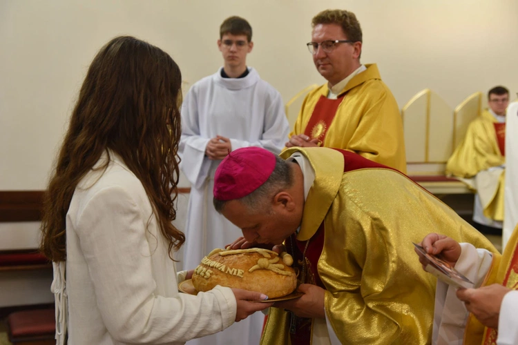 Bierzmowanie w Trzetrzewinie