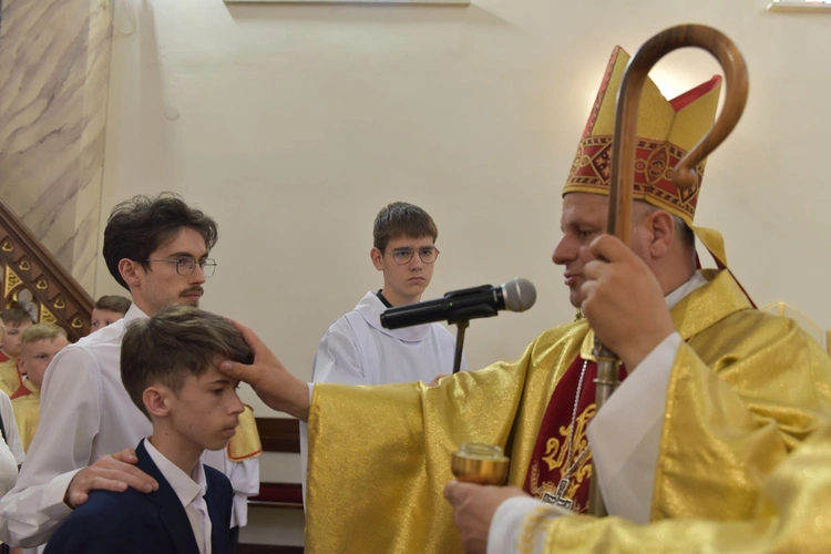 Bierzmowanie w Trzetrzewinie