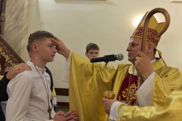 Bierzmowanie w Trzetrzewinie