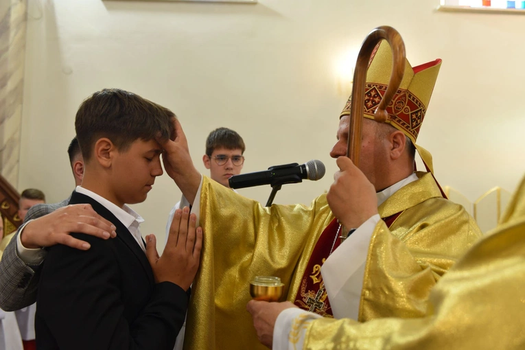 Bierzmowanie w Trzetrzewinie