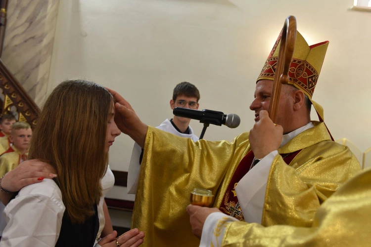 Bierzmowanie w Trzetrzewinie