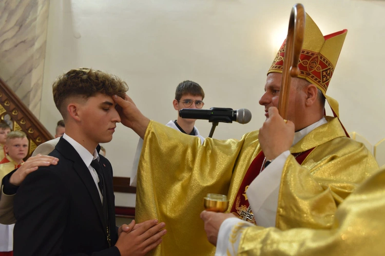 Bierzmowanie w Trzetrzewinie