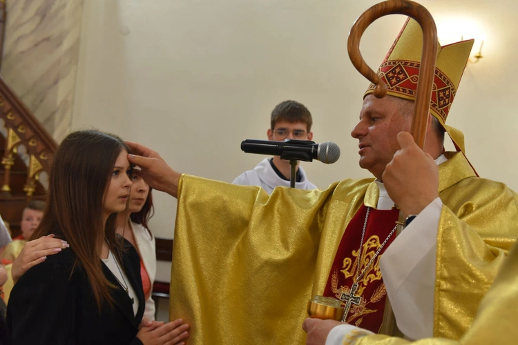 Bierzmowanie w Trzetrzewinie