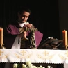 W rolę sługi Bożego bp. Piotra wcielił się al. Szymon Figarski.