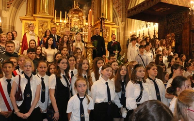 VIII Ogólnopolski Konkurs Wiedzy o Złote Lilie Jadwigi Andegaweńskiej
