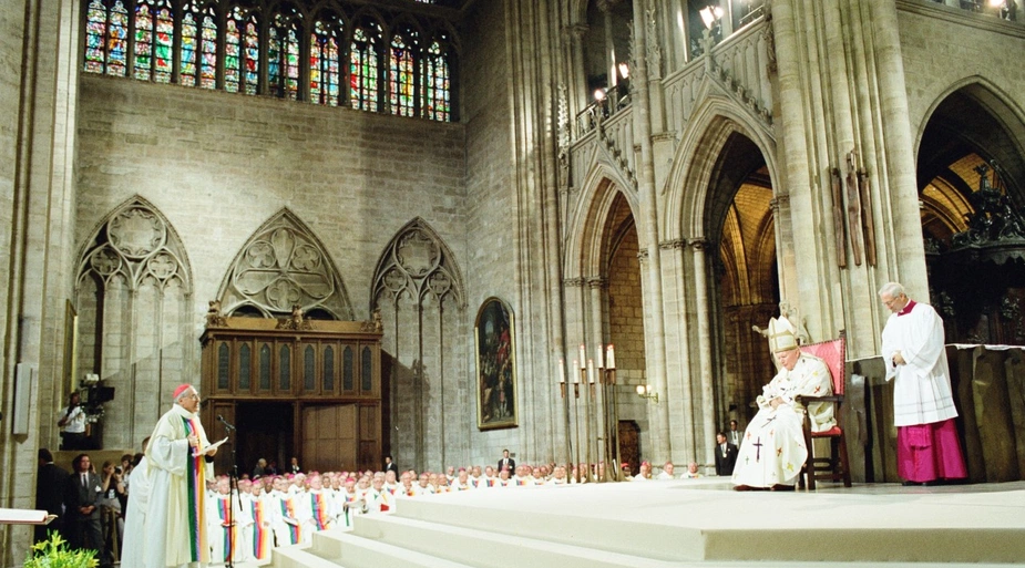 Rusza rekordowa pielgrzymka do Chartres, młodych pociąga tradycyjna liturgia