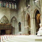 Rusza rekordowa pielgrzymka do Chartres, młodych pociąga tradycyjna liturgia