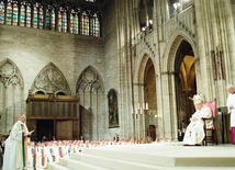Jan Paweł II w katedrze Notre Dame