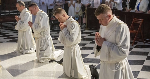 Bp Kamiński do neoprezbiterów: Zapomnijcie o sobie