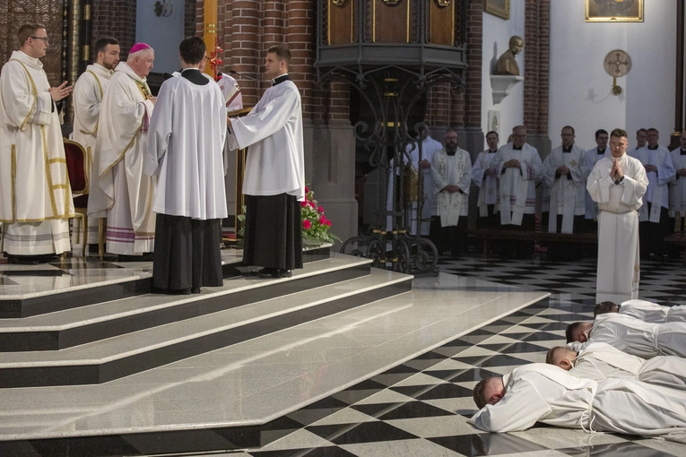 Święcenia kapłańskie na Pradze, cz. II