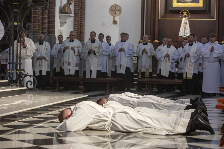 Święcenia kapłańskie na Pradze, cz. II