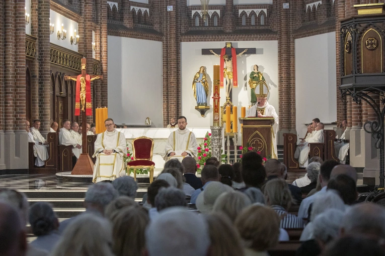 Święcenia kapłańskie na Pradze, cz. II