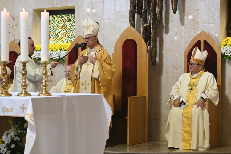 Podziękowania i dekrety nowych prezbiterów