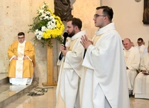 Podziękowania i dekrety nowych prezbiterów