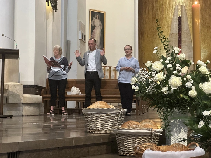 Wigilia Zesłania Ducha Świętego w katedrze Chrystusa Króla w Katowicach