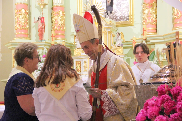 Łęg Tarnowski. Poświęcenie sztandaru ASHNSPJ